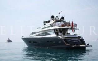 Монако.  Яхта DEVOTION  27.99 - метровая  Sunseeker в аренду  для  8 пассажиров.